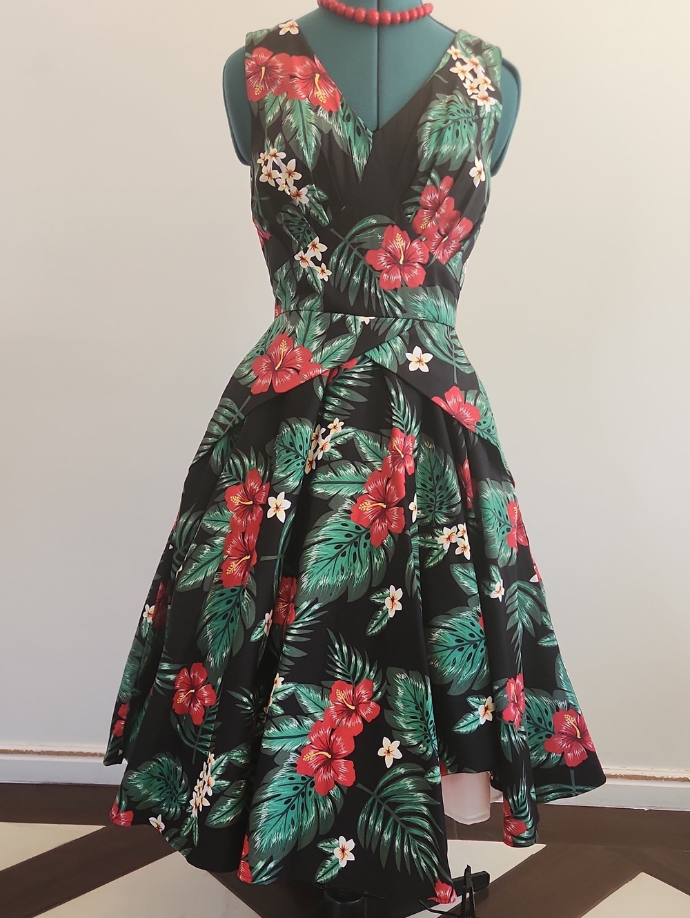 🌺 Black Floral V-Neck Fit & Flare Dress with Red Hibiscus SZ S